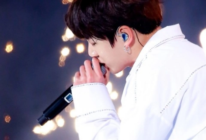 다른 세계에 우리 thumbnail