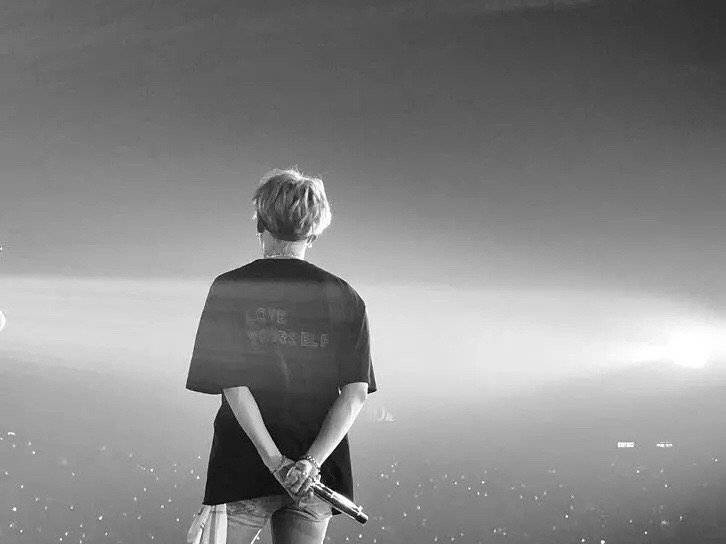 Min Yoongi's island thumbnail