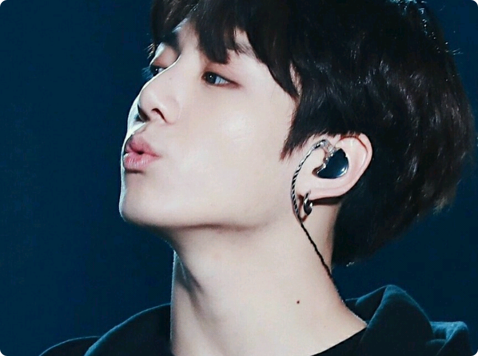 Sống chung với kẻ bám đuôi thumbnail