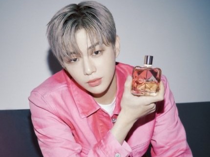 강다니엘 x 지방시 thumbnail