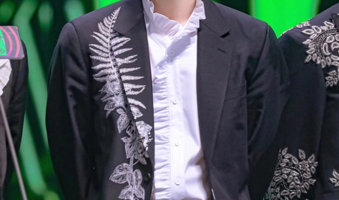 김석진에게 투표하세요 thumbnail