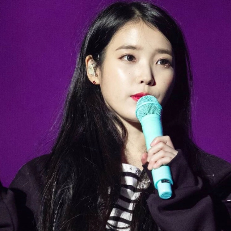 아이유 image