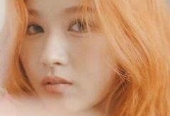 두 세계 사이 thumbnail