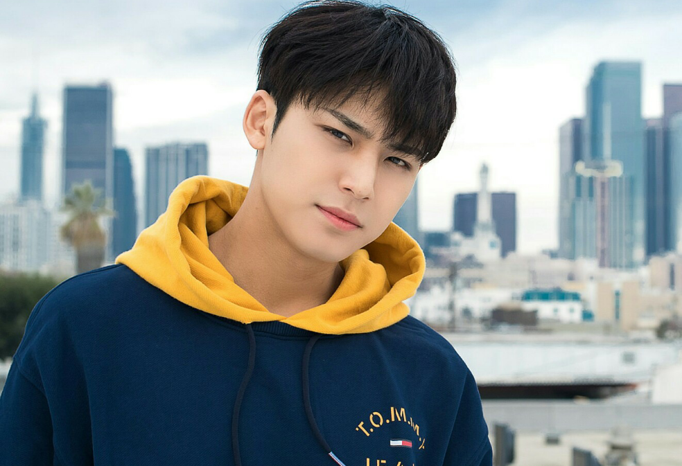 유령과 키스 thumbnail