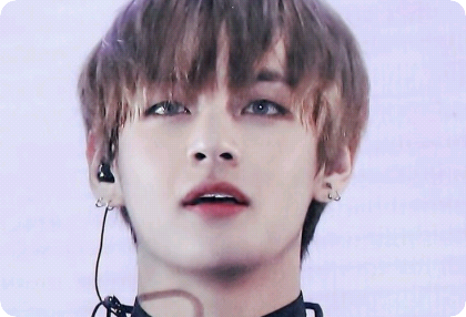 Una persona reale? Un cucciolo? Un vampiro? thumbnail