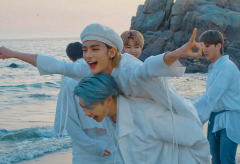 늑대들이 부업을 하고 있다 thumbnail