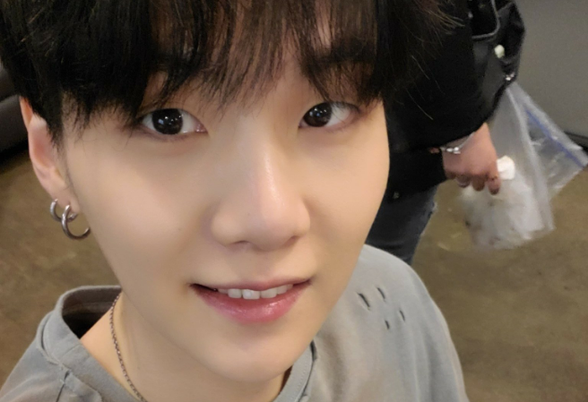 投票给SUGA thumbnail