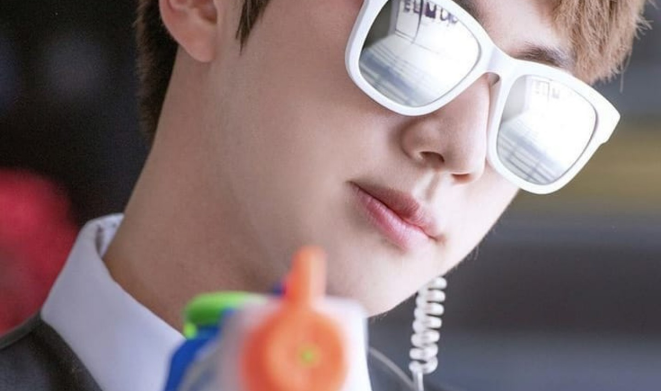 늦게까지 깨어있는 게 제 직업이에요 :D thumbnail