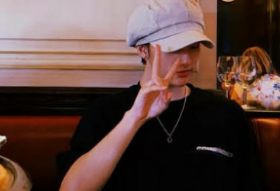 화이트 컵 thumbnail