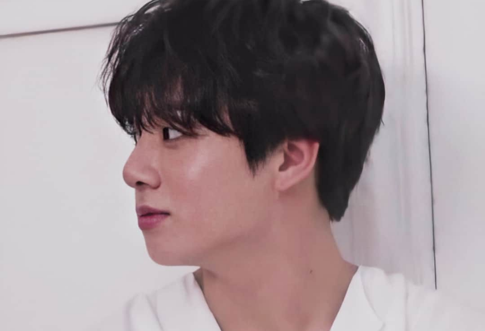 정국이에게 투표하자 2 thumbnail