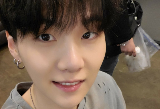 윤기에게 투표하세요 thumbnail