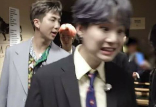 윤기에게 투표하세요 thumbnail