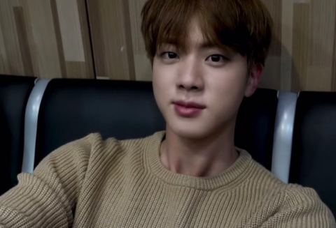 석진 룩북 thumbnail