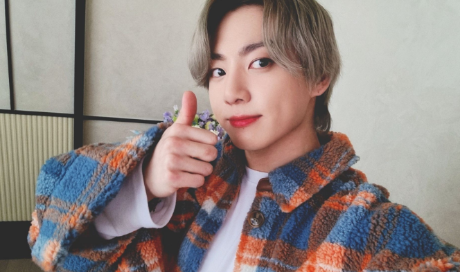 정국에게 투표하세요❗❗❗ thumbnail