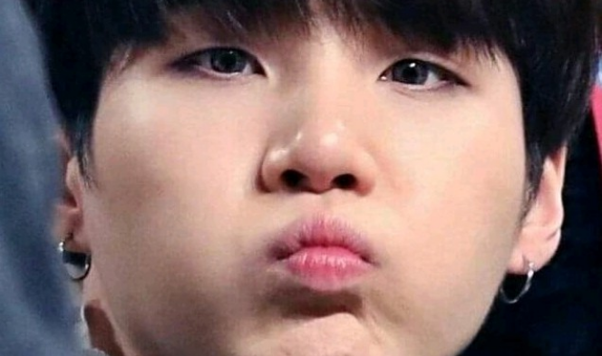 投票给闵玧其 thumbnail