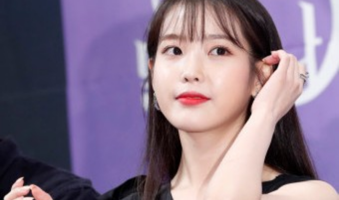 Anh ta là một nhân vật phụ điên rồ trong tiểu thuyết. thumbnail