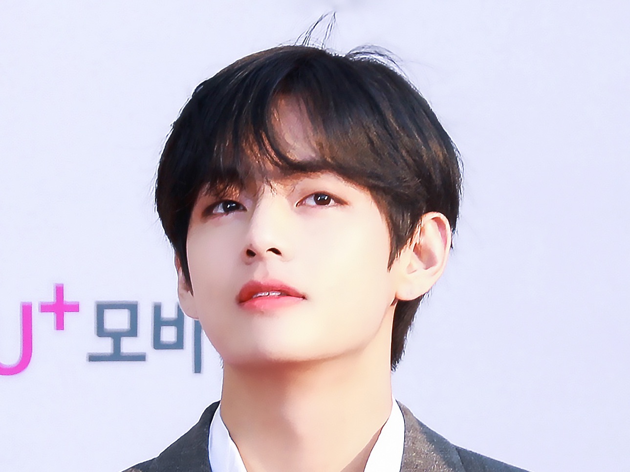 Taehyung 💜💜💜 thumbnail