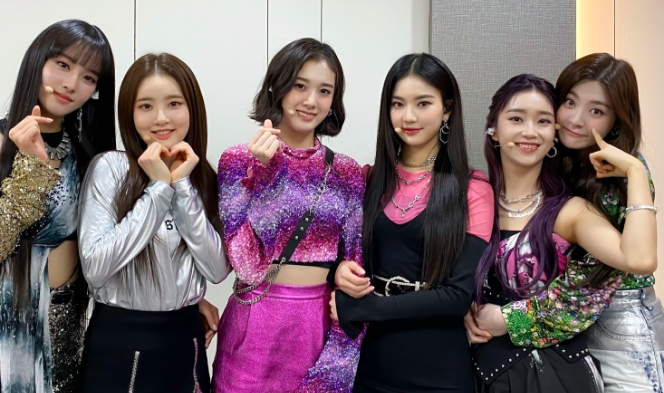 스테이씨 <3 thumbnail