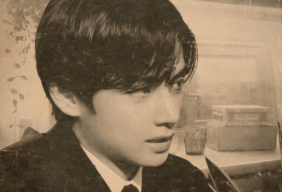 khung đen trắng thumbnail