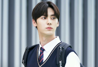 Hwang Min-hyun thumbnail