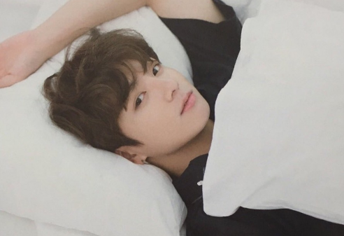 정국이에게 투표하세요 🐰 thumbnail