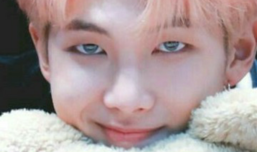 Yang bermata biru thumbnail