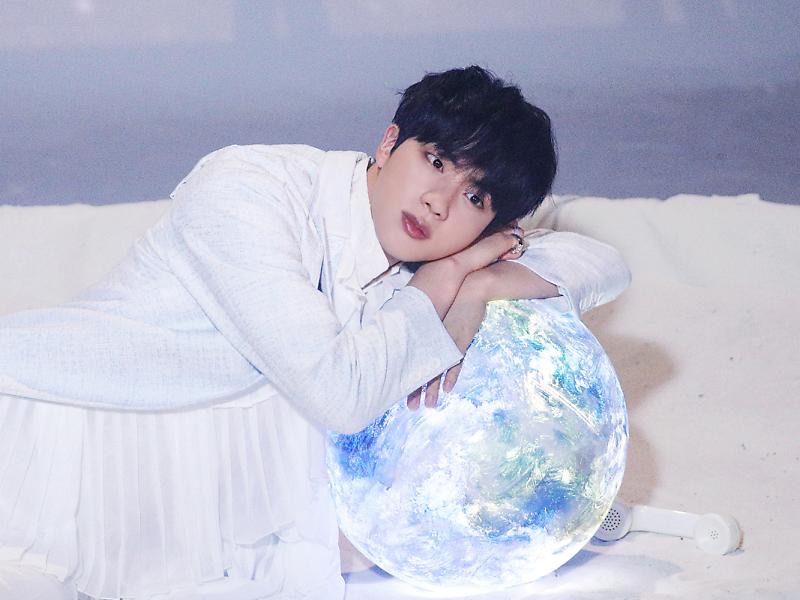 VOTE FOR JIN AND BANGTAN thumbnail