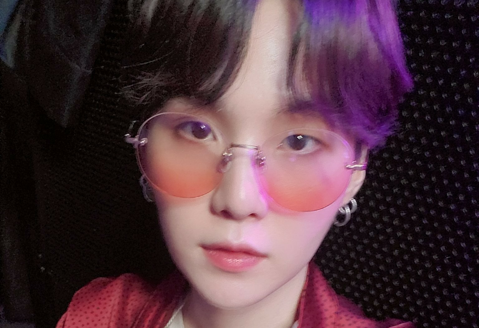 윤기에게 투표하세요 🐱 thumbnail