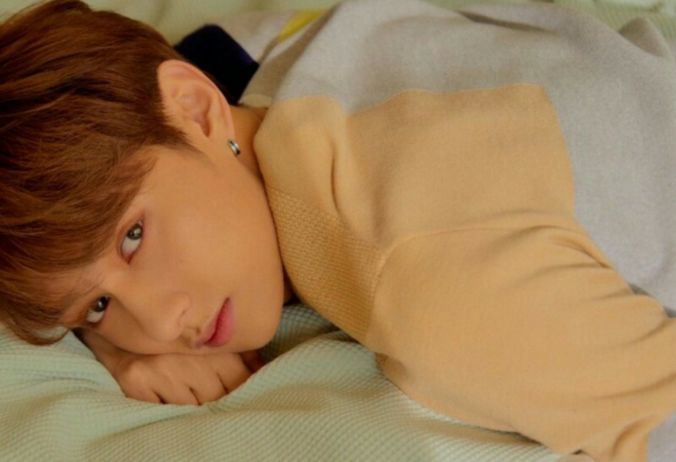 나는 12명의 뱀파이어랑 동거하는 문준휘 thumbnail