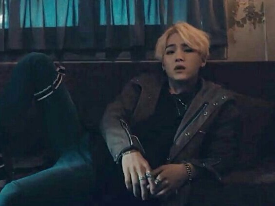 랩의 신 윤기 thumbnail