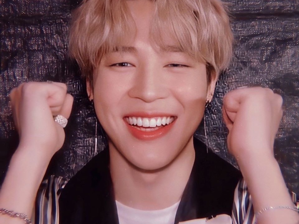 这是我第一次成为偶像的粉丝。 thumbnail