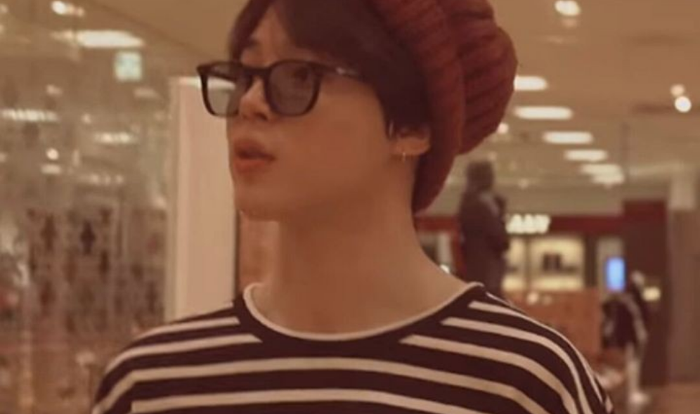 女性はキャンディーです。 thumbnail