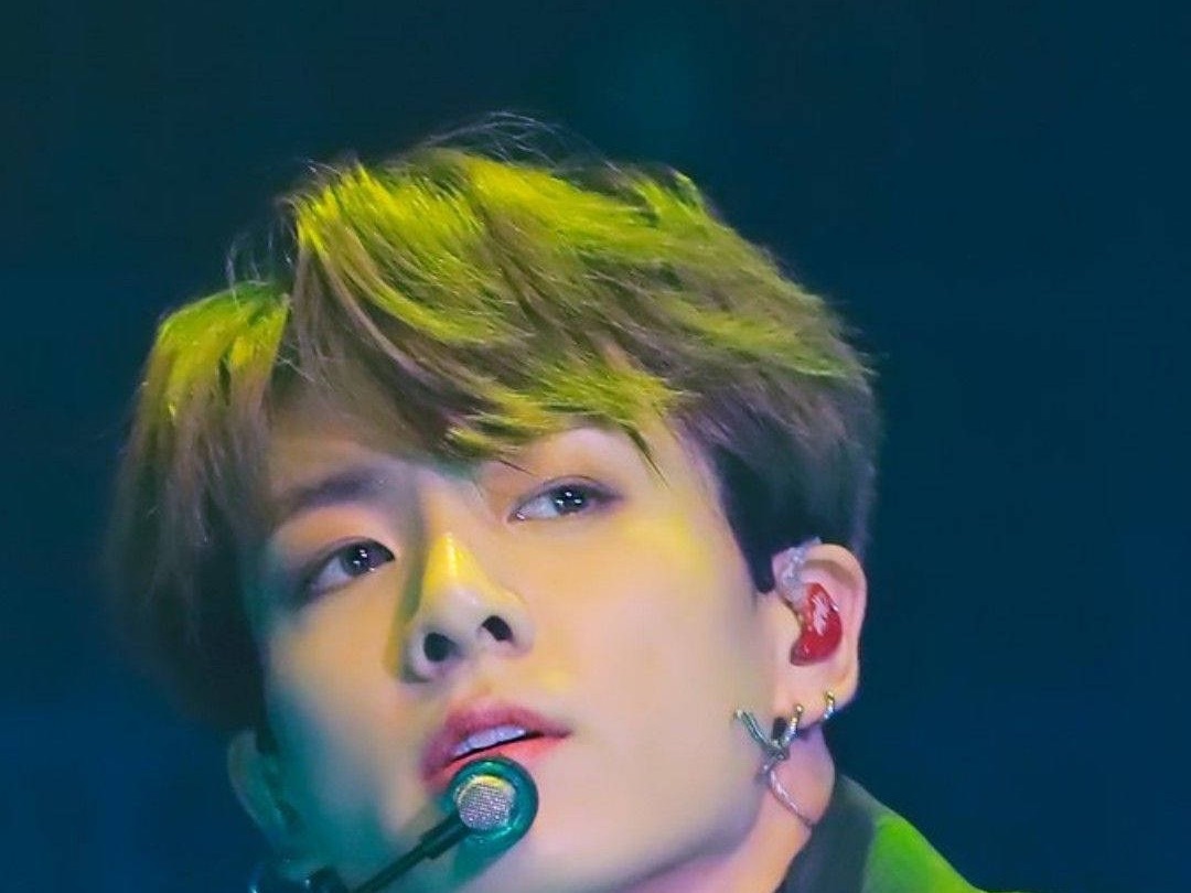 Il più giovane di sette fratelli è nella pubertà! thumbnail