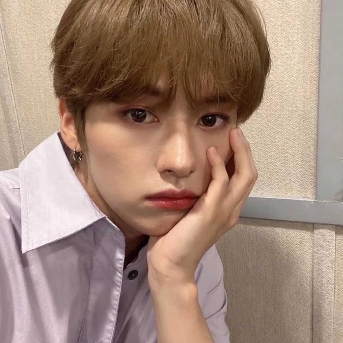 덮밥집 직원 image