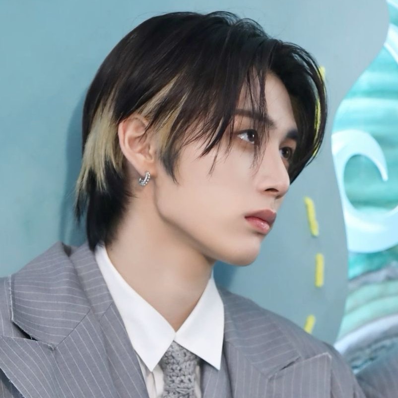학원 선생님 image