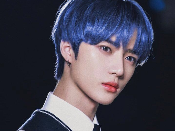 The moment I saw you, the magic began thumbnail