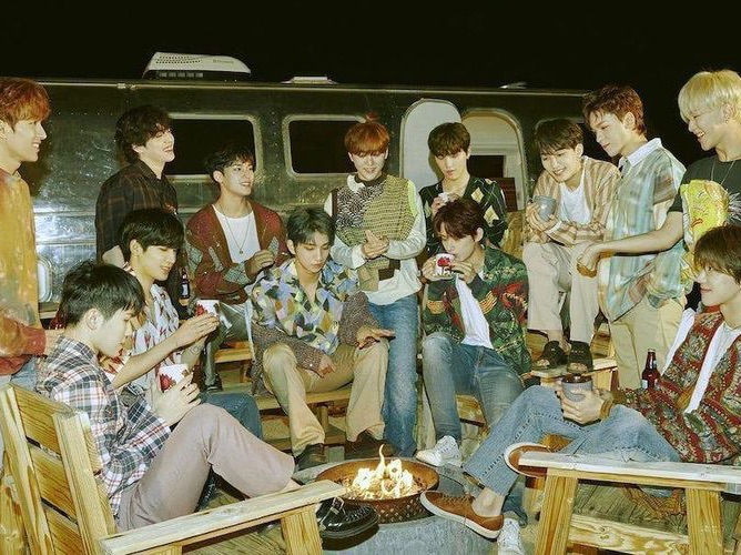 和13个男性朋友一起住在宿舍里 thumbnail