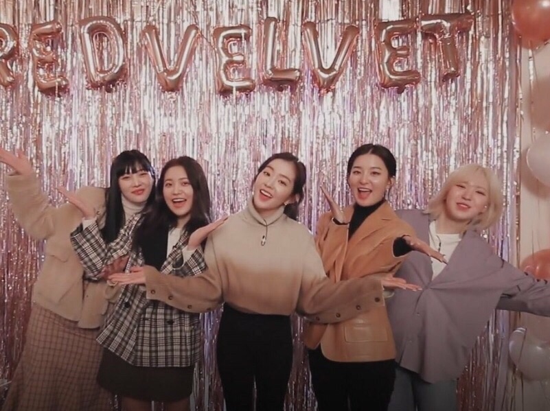 El regreso de Red Velvet💓💛💙💚💜 thumbnail