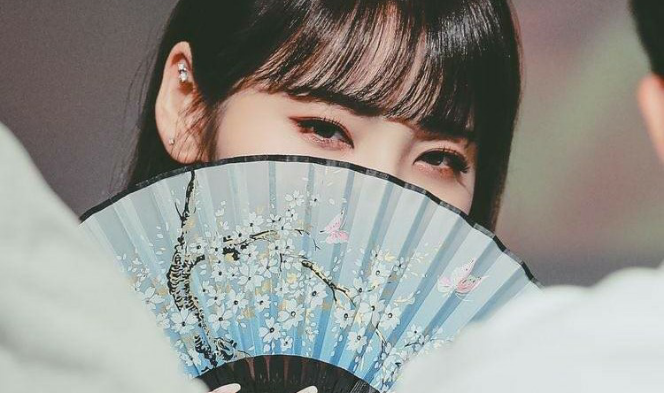 이달의 소녀 진솔 thumbnail