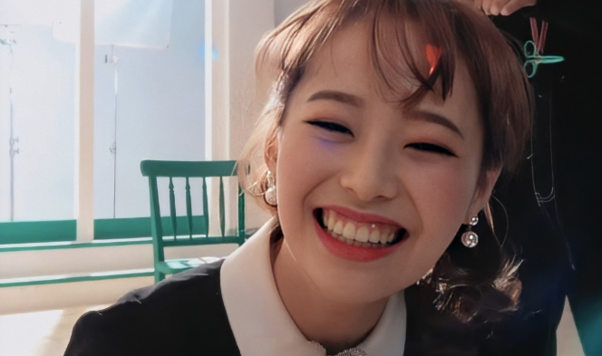 이달의 소녀(LOONA)의 츄 thumbnail