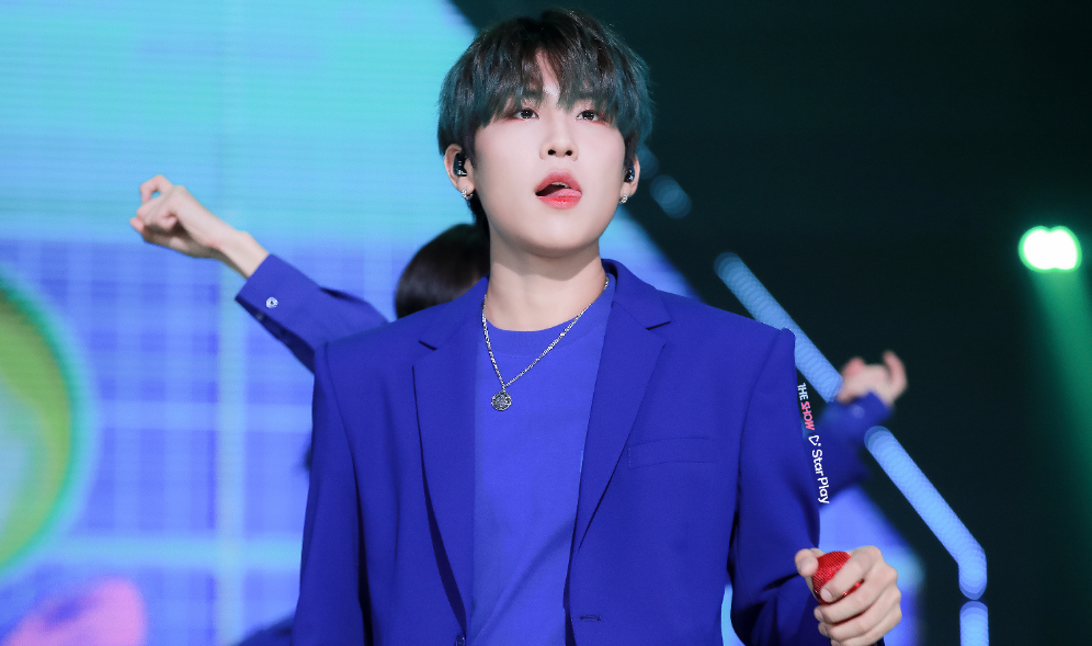 El matón de la escuela me criticó por un error. thumbnail