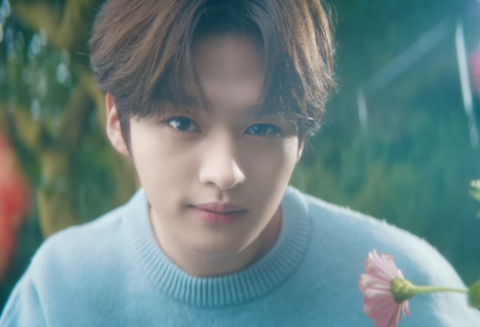 神秘男孩 thumbnail