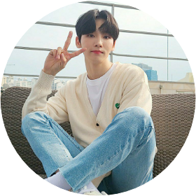 전웅 image