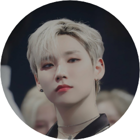 전웅(정색) image