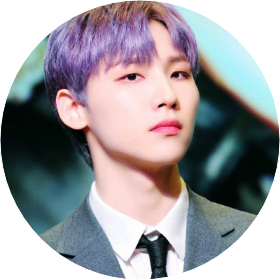 전웅(정색) image