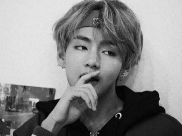 도망친 신부님. thumbnail