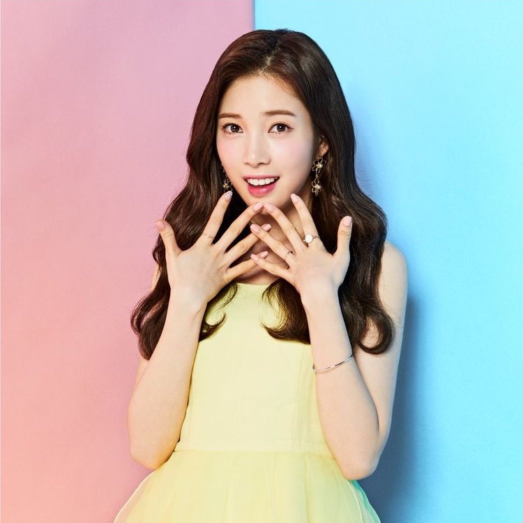 윤채경 image