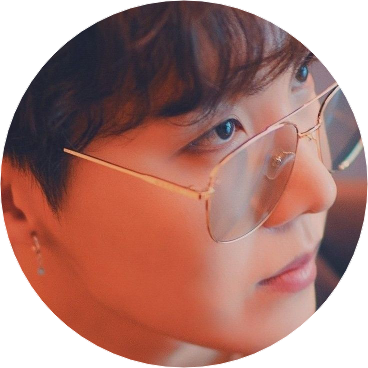 의문의 남성 image