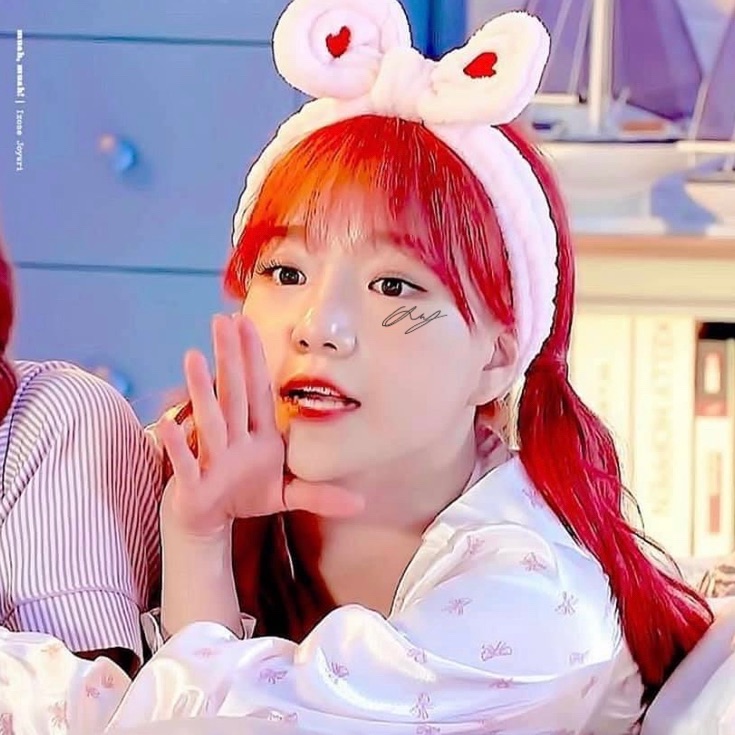 조유리 image