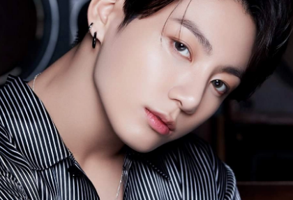 My true identity, which led to my political marriage, is half-human, half-beast. thumbnail